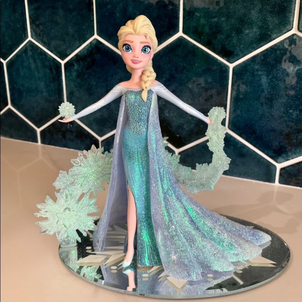Disney’s Frozen Elsa Collectible